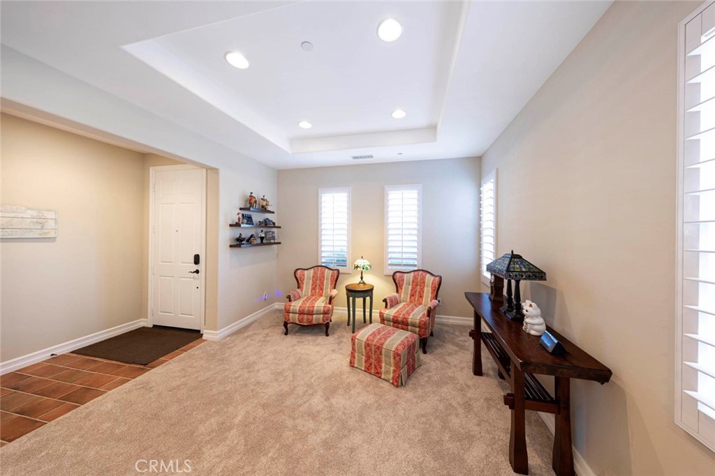 MLS #OC25172072 img 4