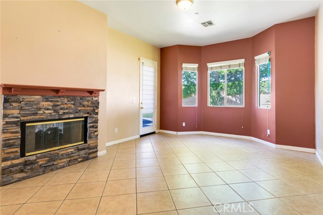 Detail Gallery Image 4 of 27 For 9726 Walnut Ct, Rancho Cucamonga,  CA 91730 - 4 Beds | 2 Baths