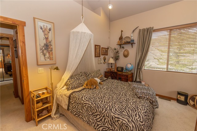 Detail Gallery Image 39 of 44 For 39255 Seminole, Fawnskin,  CA 92333 - 5 Beds | 4/1 Baths