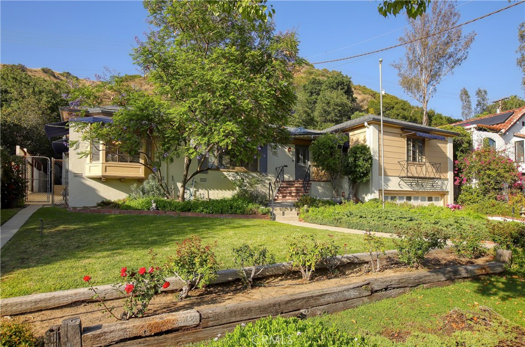 833 W Mountain