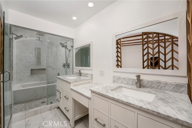 6059 Vantage Avenue, Valley Glen CA: https://media.crmls.org/medias/9acf0b8a-a077-4c9e-a988-7739c385dd23.jpg