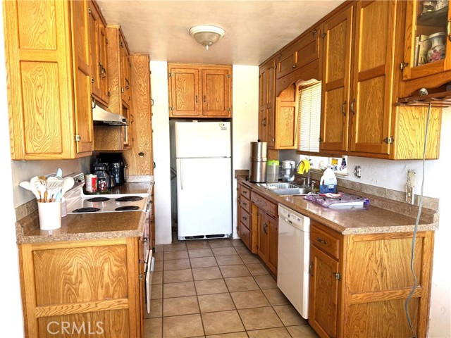 Detail Gallery Image 3 of 5 For 1700 Sunrise Rd., Barstow,  CA 92311 - 3 Beds | 1 Baths