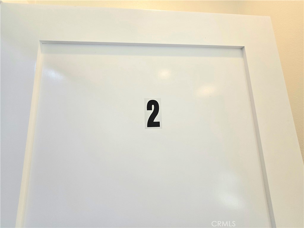 https://media.crmls.org/medias/9ad05546-1005-479f-81d0-39cb4ee71aa9.jpg?preset=X-Large