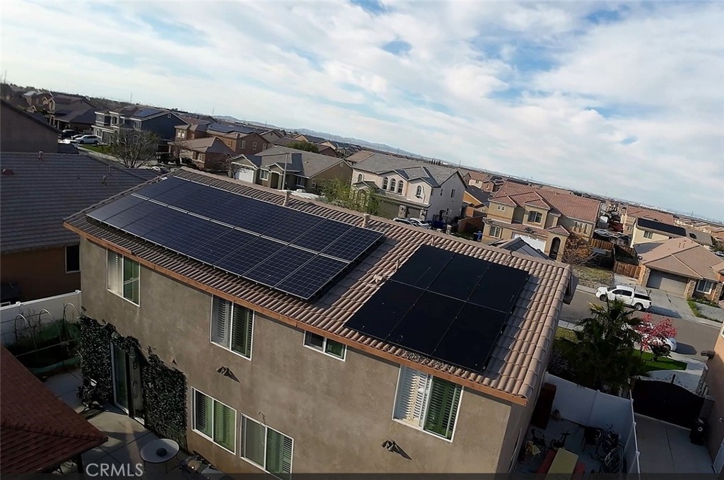 https://media.crmls.org/medias/9ad205f0-fe9b-4037-9779-d2b9369c3555.jpg?preset=X-Large