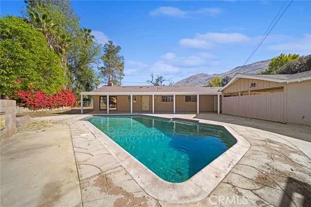 Detail Gallery Image 33 of 42 For 134 W Broadbent, Riverside,  CA 92507 - 4 Beds | 3 Baths