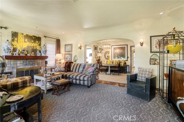 Detail Gallery Image 7 of 46 For 10754 Valley Spring, Studio City,  CA 91602 - 2 Beds | 2 Baths