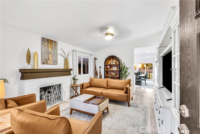 22701 Via Tercero, Mission Viejo CA: https://media.crmls.org/medias/9ad28aac-6cd8-459b-ba2c-6ee5a70560bb.jpg