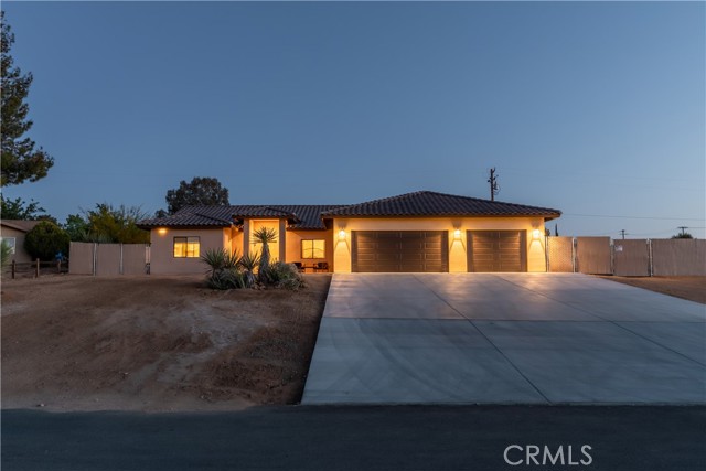 Detail Gallery Image 2 of 57 For 58695 Arcadia Trl, Yucca Valley,  CA 92284 - 4 Beds | 2 Baths