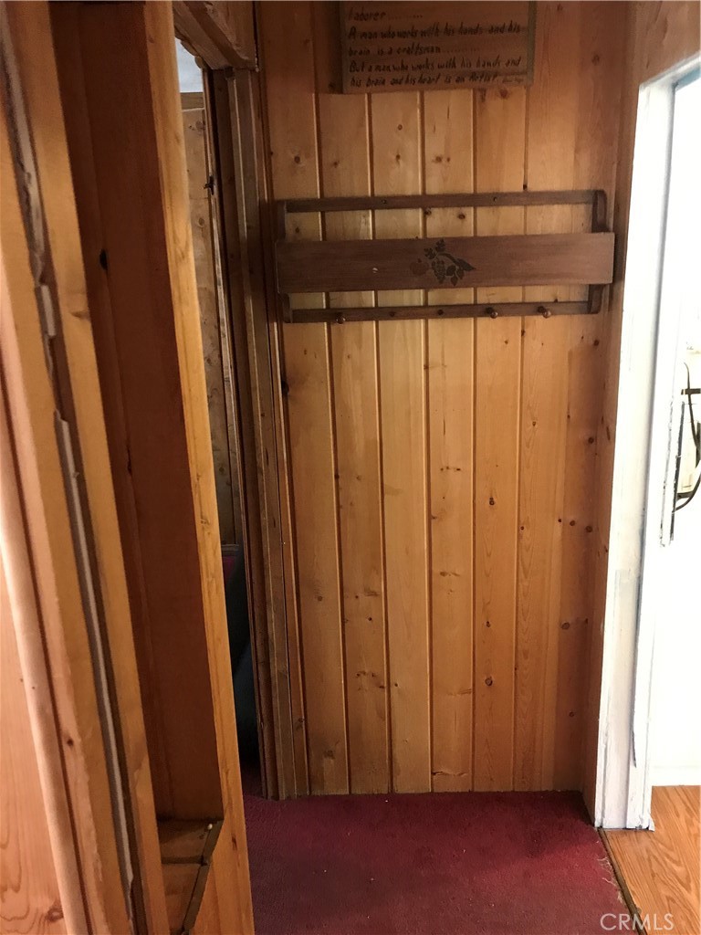 https://media.crmls.org/medias/9ad3739f-8a07-45e7-bf6a-1b61492b08ca.jpg?preset=X-Large