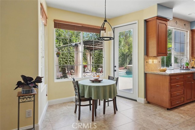 23405 Winslow Place, Valencia CA: https://media.crmls.org/medias/9ad450c8-82ec-4ff6-afe1-81fe46722b8a.jpg