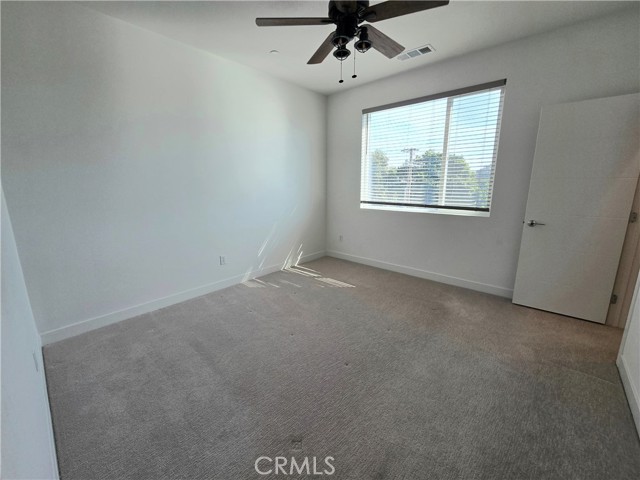 Detail Gallery Image 8 of 26 For 18 E Sunset, Long Beach,  CA 90805 - 3 Beds | 3 Baths