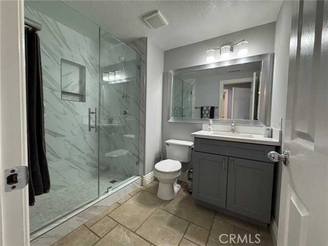 Detail Gallery Image 15 of 39 For 664 Rembrandt, Corona,  CA 92882 - 4 Beds | 3 Baths