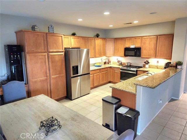 Detail Gallery Image 3 of 75 For 44814 Ruthron St, Lancaster,  CA 93536 - 3 Beds | 2/1 Baths