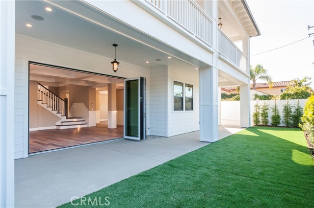 1401 Lynngrove Drive, Manhattan Beach, California 90266, 5 Bedrooms Bedrooms, ,5 BathroomsBathrooms,Residential,Sold,Lynngrove,SB17035435