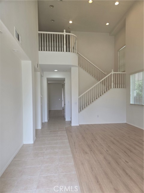 Detail Gallery Image 2 of 10 For 151 Carrotwood Ln Ln, Pomona,  CA 91767 - 4 Beds | 3 Baths