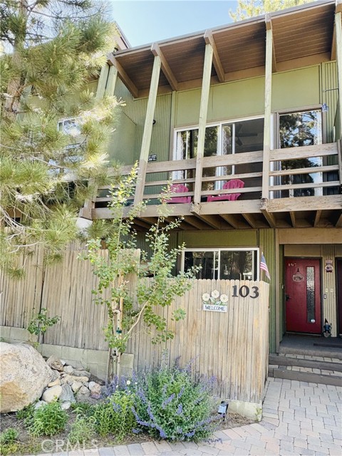 24 Tyrol Lane, Mammoth Lakes CA: https://media.crmls.org/medias/9ad77140-30d7-4ef1-b620-6e72f038cd09.jpg