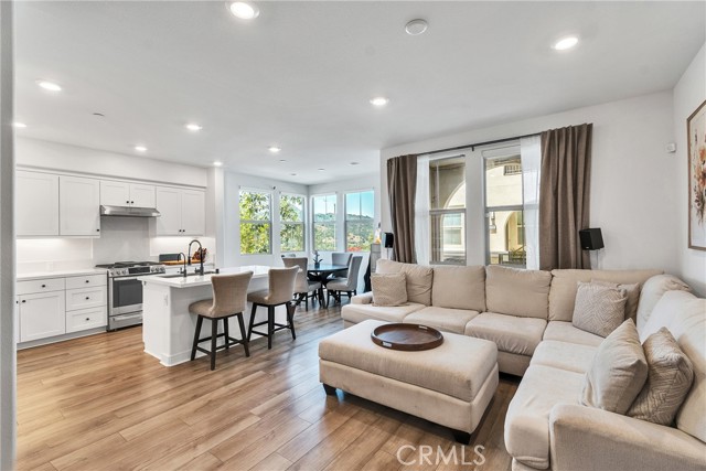 Detail Gallery Image 5 of 30 For 1200 Lasso #105,  Rancho Mission Viejo,  CA 92675 - 2 Beds | 2 Baths