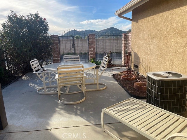 Detail Gallery Image 14 of 21 For 743 via Linda Dr, Hemet,  CA 92545 - 2 Beds | 2 Baths