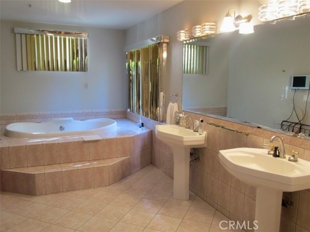 Detail Gallery Image 26 of 32 For 925 Sherlock Dr, Burbank,  CA 91501 - 3 Beds | 3 Baths