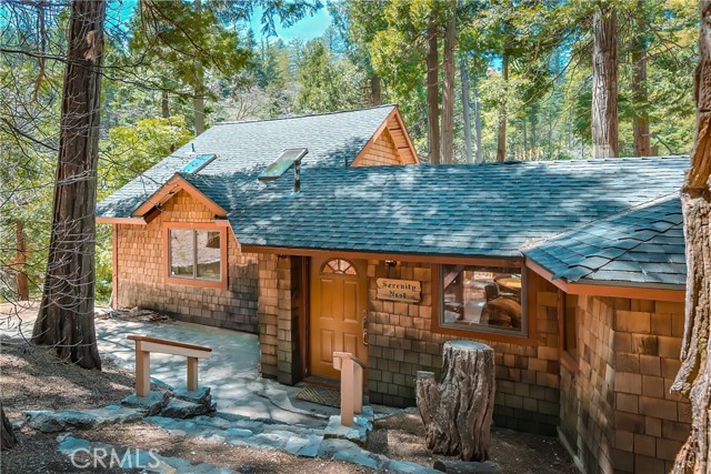 Detail Gallery Image 1 of 26 For 475 Blue Jay Canyon Rd, Blue Jay,  CA 92317 - 2 Beds | 2/1 Baths