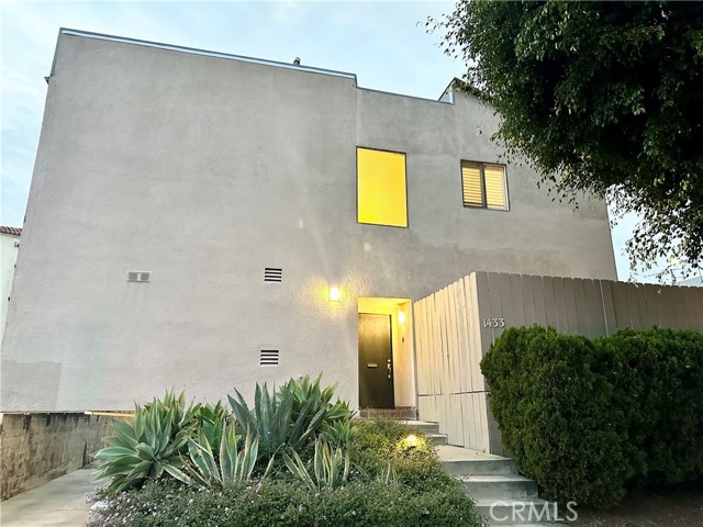 Detail Gallery Image 3 of 46 For 1433 S Beverly Dr, Los Angeles,  CA 90035 - 3 Beds | 2/1 Baths