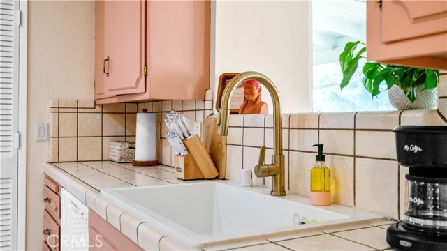 57966 El Dorado Drive, Yucca Valley CA: https://media.crmls.org/medias/9ad9c10f-1279-4b79-8a72-aff3fc85da60.jpg