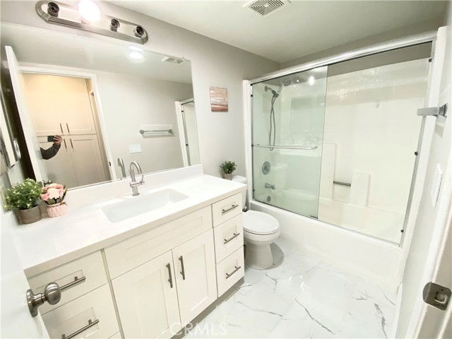 Detail Gallery Image 6 of 13 For 3535 Banbury Dr #4,  Riverside,  CA 92505 - 1 Beds | 1 Baths