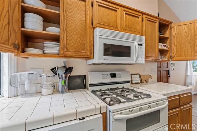 Detail Gallery Image 8 of 40 For 1285 Yukon Dr, Lake Arrowhead,  CA 92352 - 3 Beds | 2/1 Baths