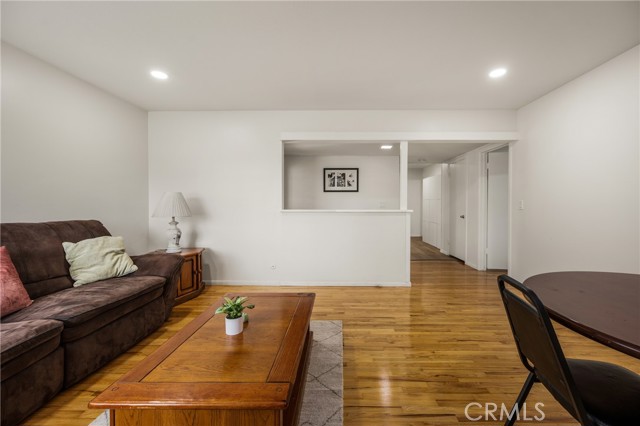 Detail Gallery Image 9 of 41 For 1011 E Chestnut, Orange,  CA 92867 - 5 Beds | 3 Baths