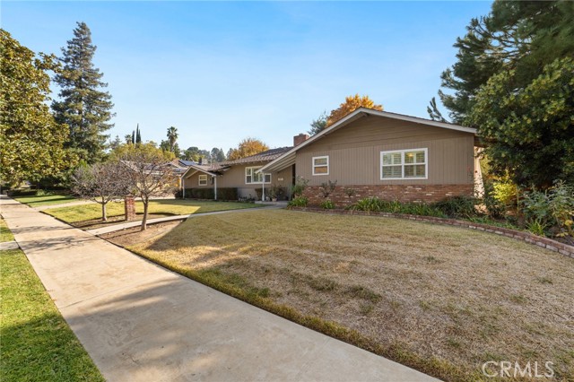 Detail Gallery Image 2 of 34 For 431 W Highland Ave, Redlands,  CA 92373 - 3 Beds | 2/1 Baths