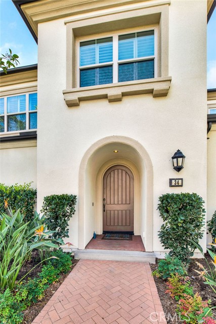 34 Somerton, Irvine CA: https://media.crmls.org/medias/9adb9dcc-9cdc-4ded-8239-263e9199bf6a.jpg