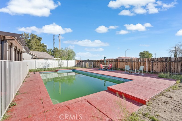 Detail Gallery Image 33 of 42 For 12269 Stonegate Cir, Victorville,  CA 92392 - 3 Beds | 2/1 Baths