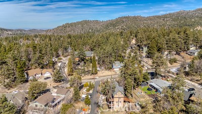 Detail Gallery Image 21 of 75 For 32455 Scandia, Running Springs,  CA 92382 - 3 Beds | 3 Baths