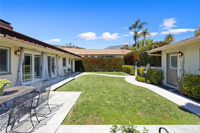 160 Mauna Loa Drive, Monrovia CA: https://media.crmls.org/medias/9ae13804-b37b-4fc4-81e5-375575fce343.jpg