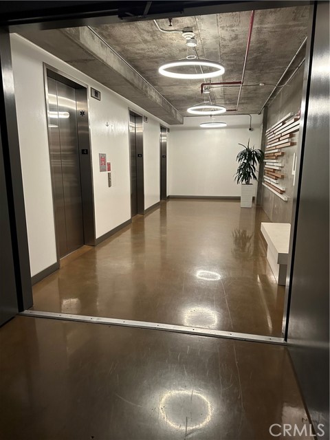 645 W 9th Street, Los Angeles CA: https://media.crmls.org/medias/9ae148b9-b09f-4128-8e74-fd7b28df486c.jpg
