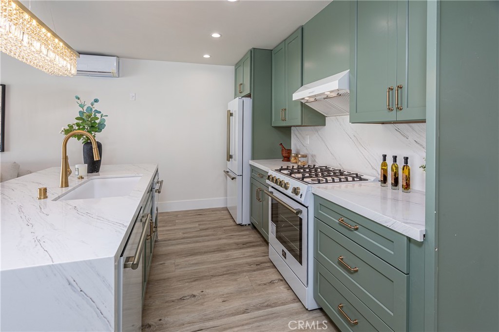 902 N Avon StreetBurbank image #29