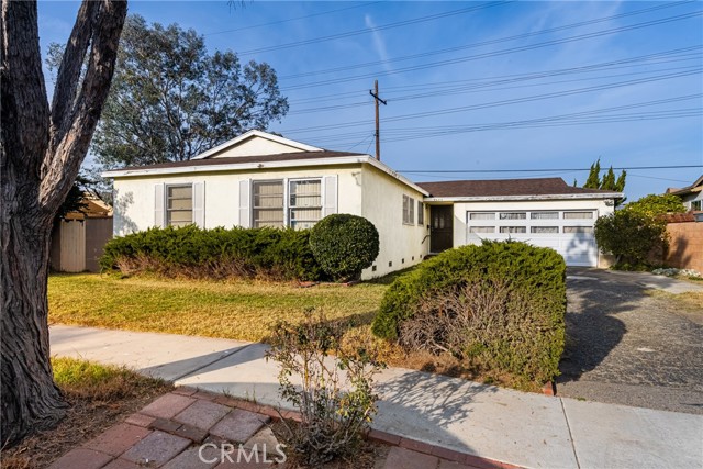 Detail Gallery Image 2 of 28 For 6623 Pioneer Bld, Whittier,  CA 90606 - 4 Beds | 2 Baths