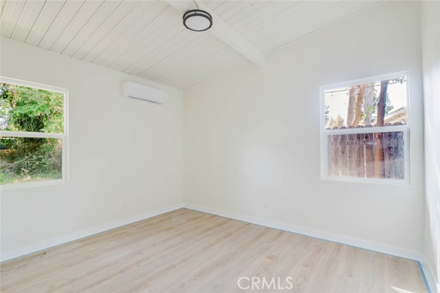 7704 Calvin Avenue photo 11