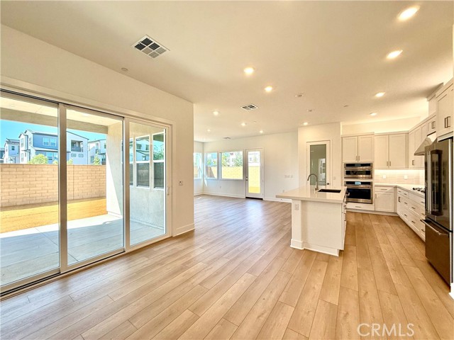 Detail Gallery Image 2 of 24 For 109 Trask, Irvine,  CA 92618 - 4 Beds | 4 Baths