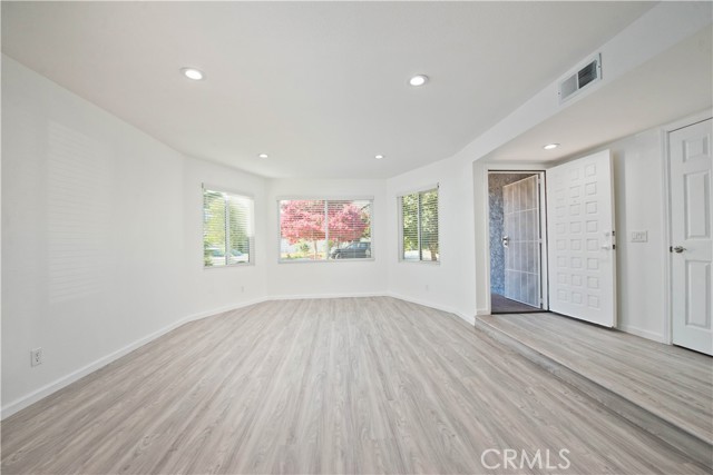20227 Elkwood Street, Winnetka CA: https://media.crmls.org/medias/9ae236f5-1431-4997-80b7-354fe7f586b8.jpg