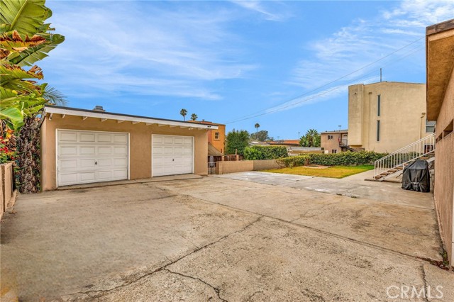 217 N Juanita, Redondo Beach CA: https://media.crmls.org/medias/9ae23d6a-60e0-46c7-94fe-18ac1436ade3.jpg