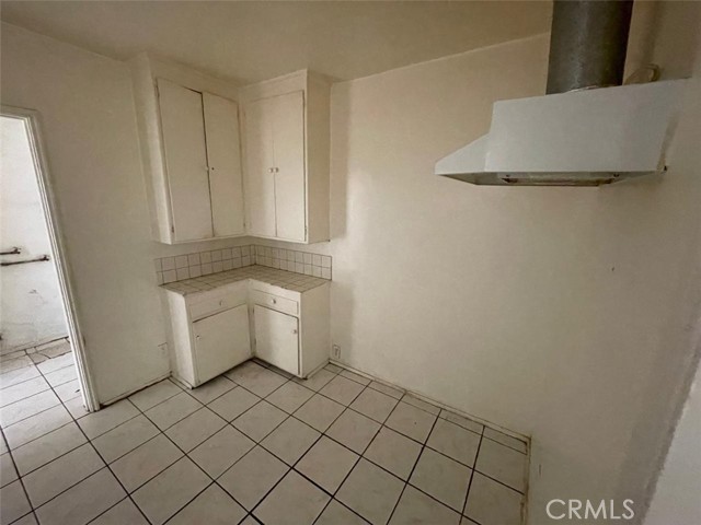 Detail Gallery Image 13 of 31 For 11250 Victory Bld, North Hollywood,  CA 91606 - 3 Beds | 1/1 Baths