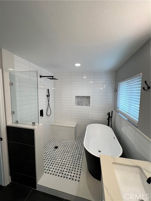 Detail Gallery Image 27 of 59 For 17902 Bolton Cir, Huntington Beach,  CA 92649 - 4 Beds | 2/1 Baths