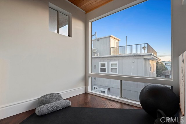 1108 1st Place, Hermosa Beach, California 90254, 3 Bedrooms Bedrooms, ,2 BathroomsBathrooms,Residential,Sold,1st,SB22157669