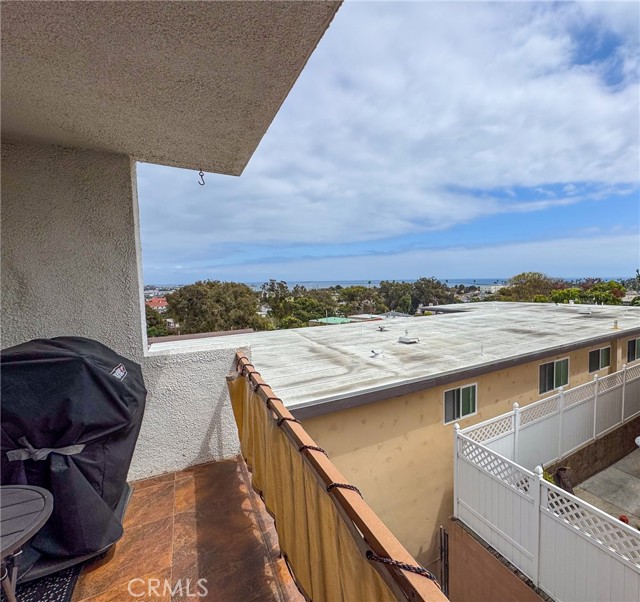665 W 24th Street, San Pedro CA: https://media.crmls.org/medias/9ae3993e-86cd-4bfc-9774-a75da0684afa.jpg