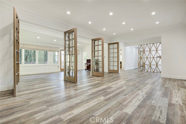 Detail Gallery Image 5 of 36 For 954 Rosemount, Glendale,  CA 91207 - 5 Beds | 3 Baths