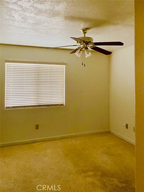 Detail Gallery Image 17 of 33 For 13055 Yellowstone Ave, Victorville,  CA 92395 - 4 Beds | 2 Baths