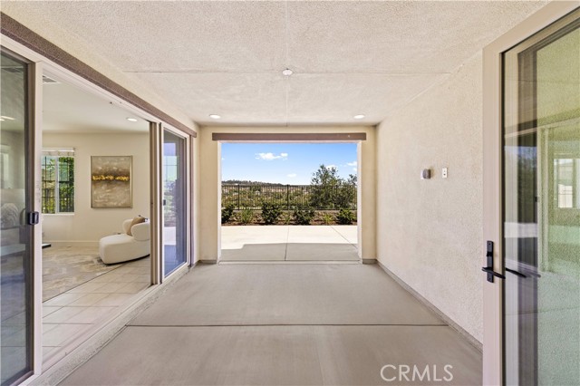 1928 Aliso Canyon Drive, Lake Forest CA: https://media.crmls.org/medias/9ae4dcd5-cdaa-4352-8a5c-02a14d1f66eb.jpg