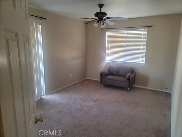 26969 Lakeview Drive, Helendale CA: https://media.crmls.org/medias/9ae53b42-1758-4eca-876e-96ccb9c26253.jpg