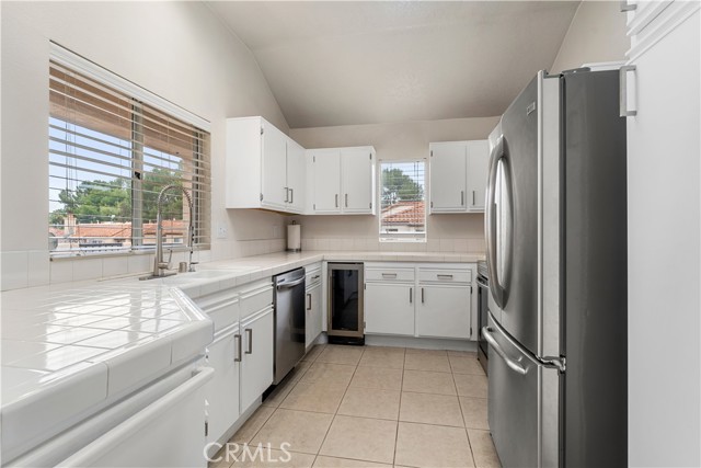 Detail Gallery Image 12 of 29 For 105 Corsica Dr, Newport Beach,  CA 92660 - 2 Beds | 1 Baths